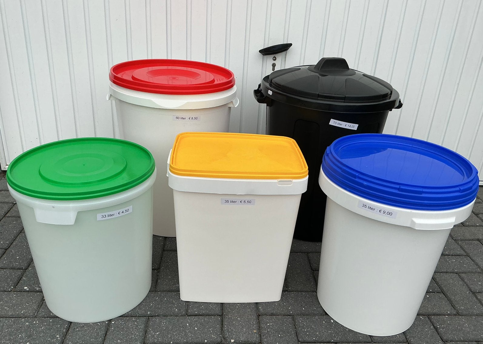 Voertonnen,Bewaartonnen.Nieuw.Maat : 33,35,60,70ltr. € 4,50., Ophalen, Nieuw, Kunststof, Met deksel