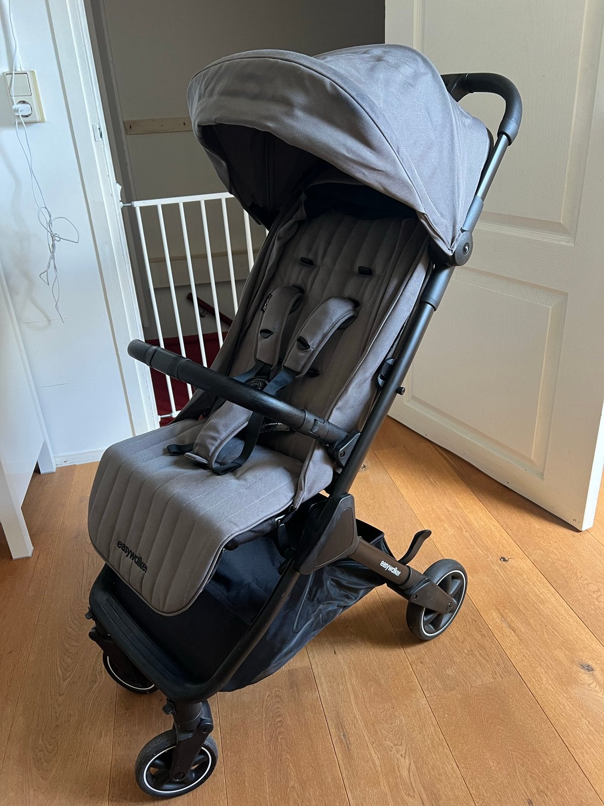 Easywalker buggy jacky 2 - ligstand, lichtgewicht, compact, Verstelbare duwstang, Zo goed als nieuw, Ophalen, Kinderwagen