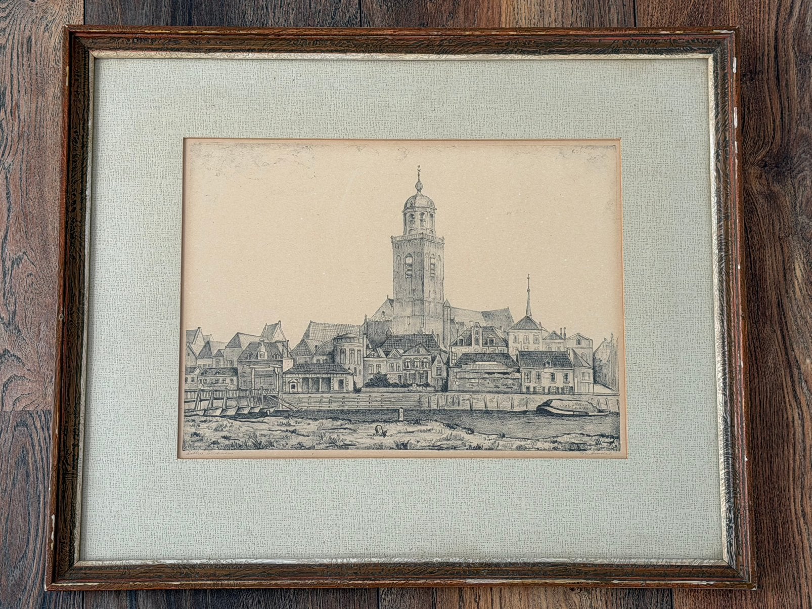 Litho Stadsgezicht Deventer met Lebuinuskerk, W. van Amstel, Ingelijst, 1950 - 1999, Stadsgezicht, Ophalen of Verzenden
