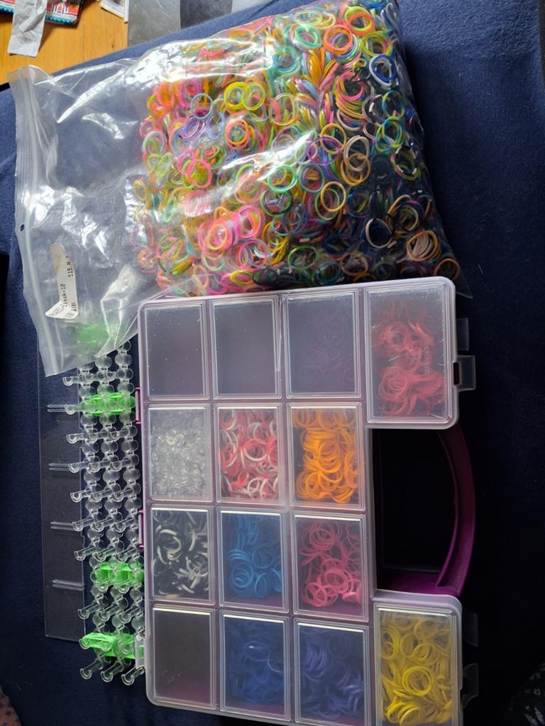 Grote set Loom elastiekjes en loom board, Hobby en Vrije tijd, Knutselen, Ophalen of Verzenden