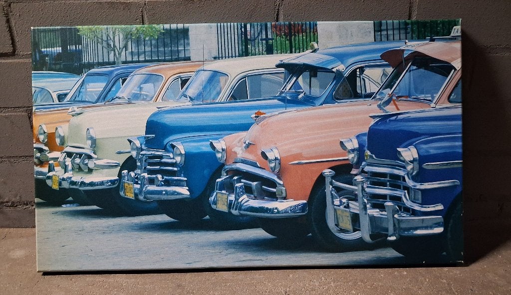 2 Canvas Chevrolet Marvel Iron Man Oldtimer auto muurplaat, Huis en Inrichting, Ophalen, 50 – 75, Zo goed als nieuw, Foto of Poster