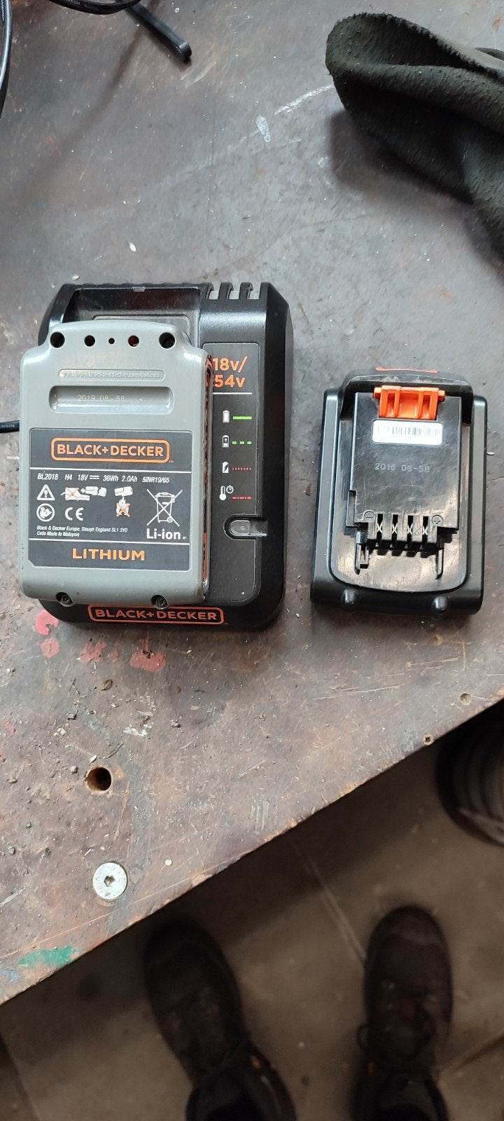 2 Black & Decker BL2018 18V 2.0Ah Lithium-Ion Accu's, Ophalen