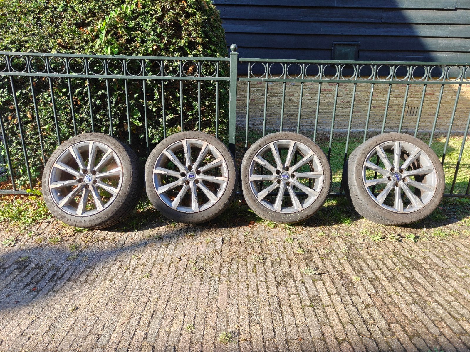 Volvo Velgenset (Opknappers) + 2x Continentals (235/40 R18), Ophalen, Gebruikt