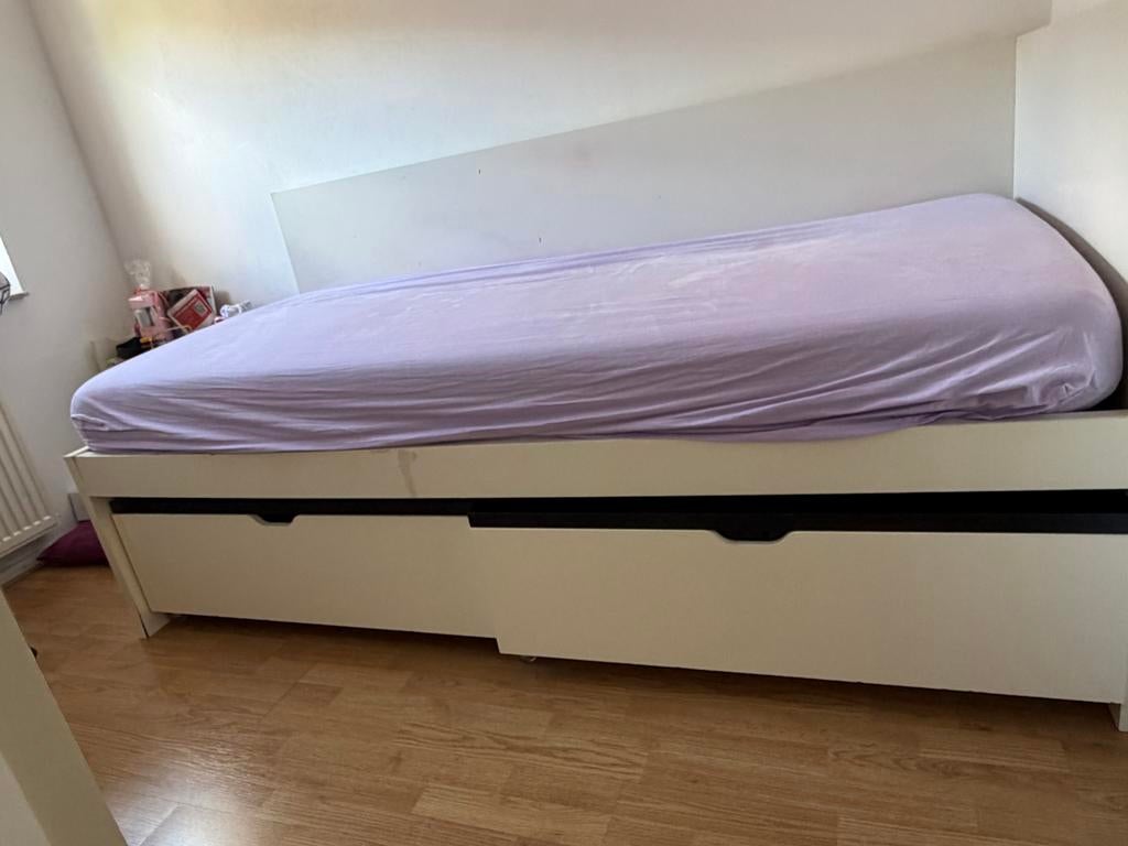 Wit bed met verstelbare hoofdsteun en 2 opbergladen, Huis en Inrichting, Slaapkamer | Bedden, Gebruikt, Tweepersoons, Overige maten