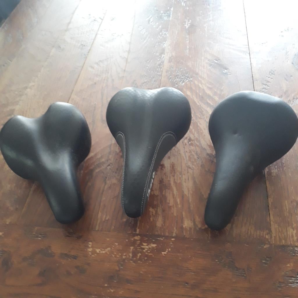 fiets zadels, Fietsen en Brommers, Fietsonderdelen, Ophalen of Verzenden, Zo goed als nieuw, Zadel, Batavus