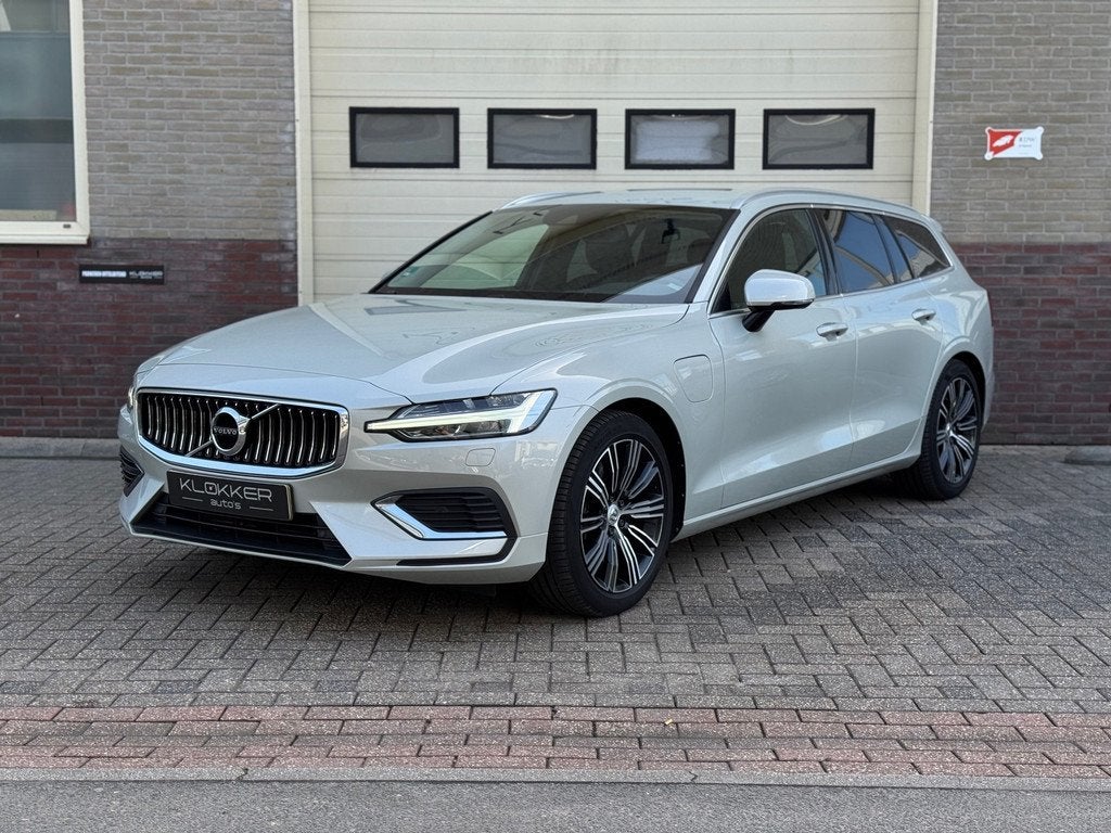 Volvo V60 2.0 T8 Twin Engine AWD Inscription ACC Dodehoek Tr, Automaat, Gebruikt, 4 cilinders, Lichtsensor