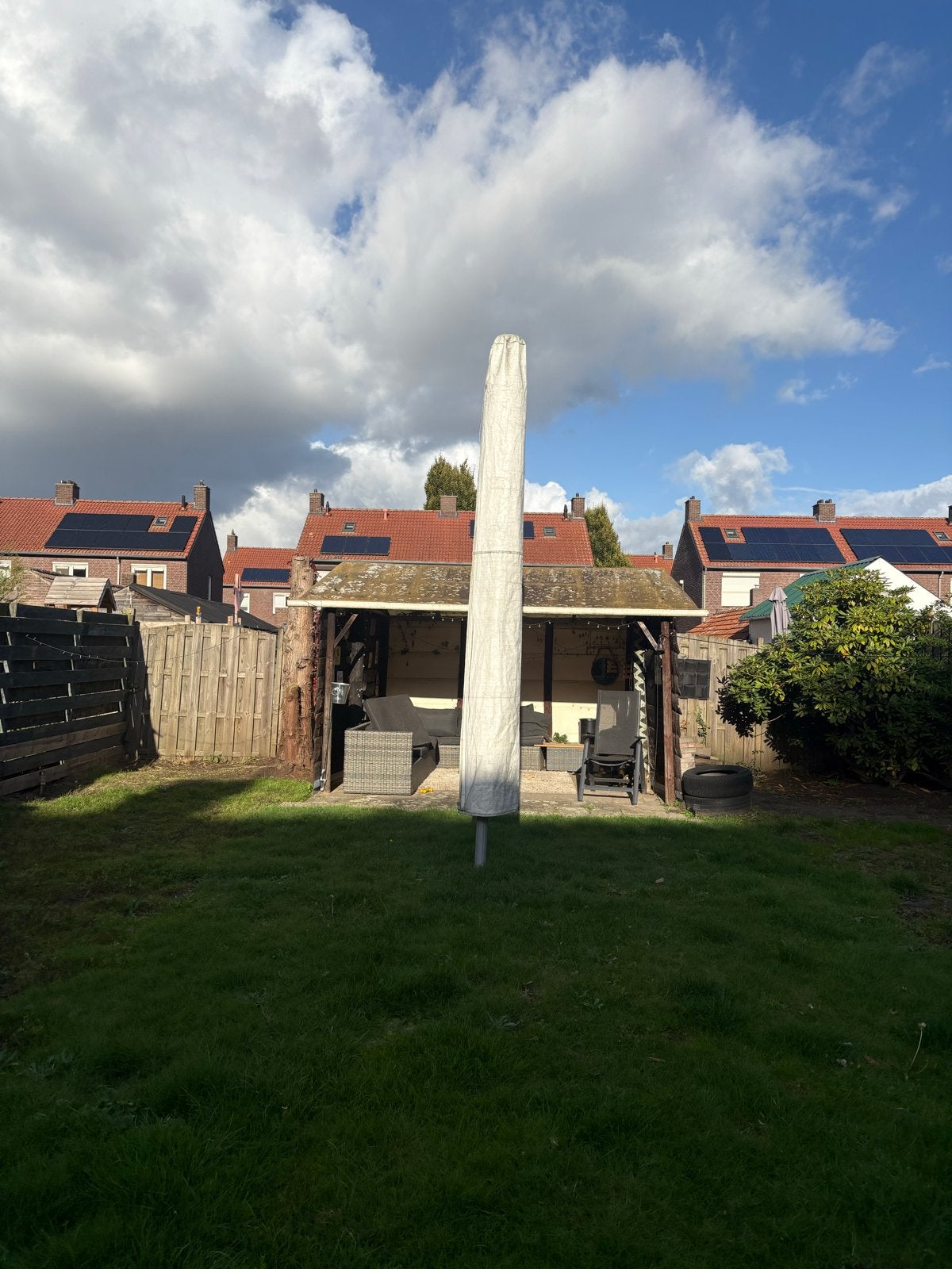 Grote parasol rood - ideaal voor tuin, horeca of terras 4x4, Ophalen, Overige typen, Zo goed als nieuw, 250 cm tot 450 cm