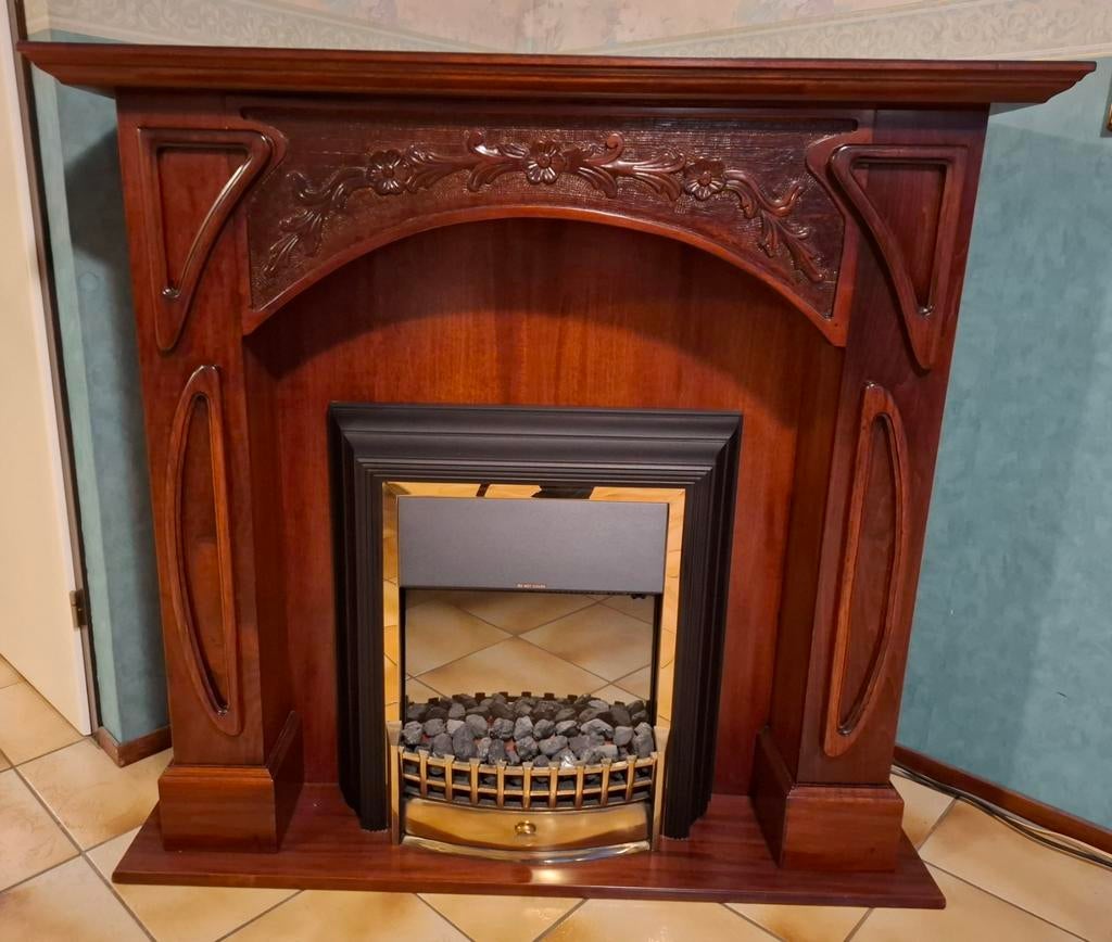 Sfeervolle elektrische haard met klassieke ombouw, Huis en Inrichting, Ophalen, Vrijstaande haard, Elektrische haard