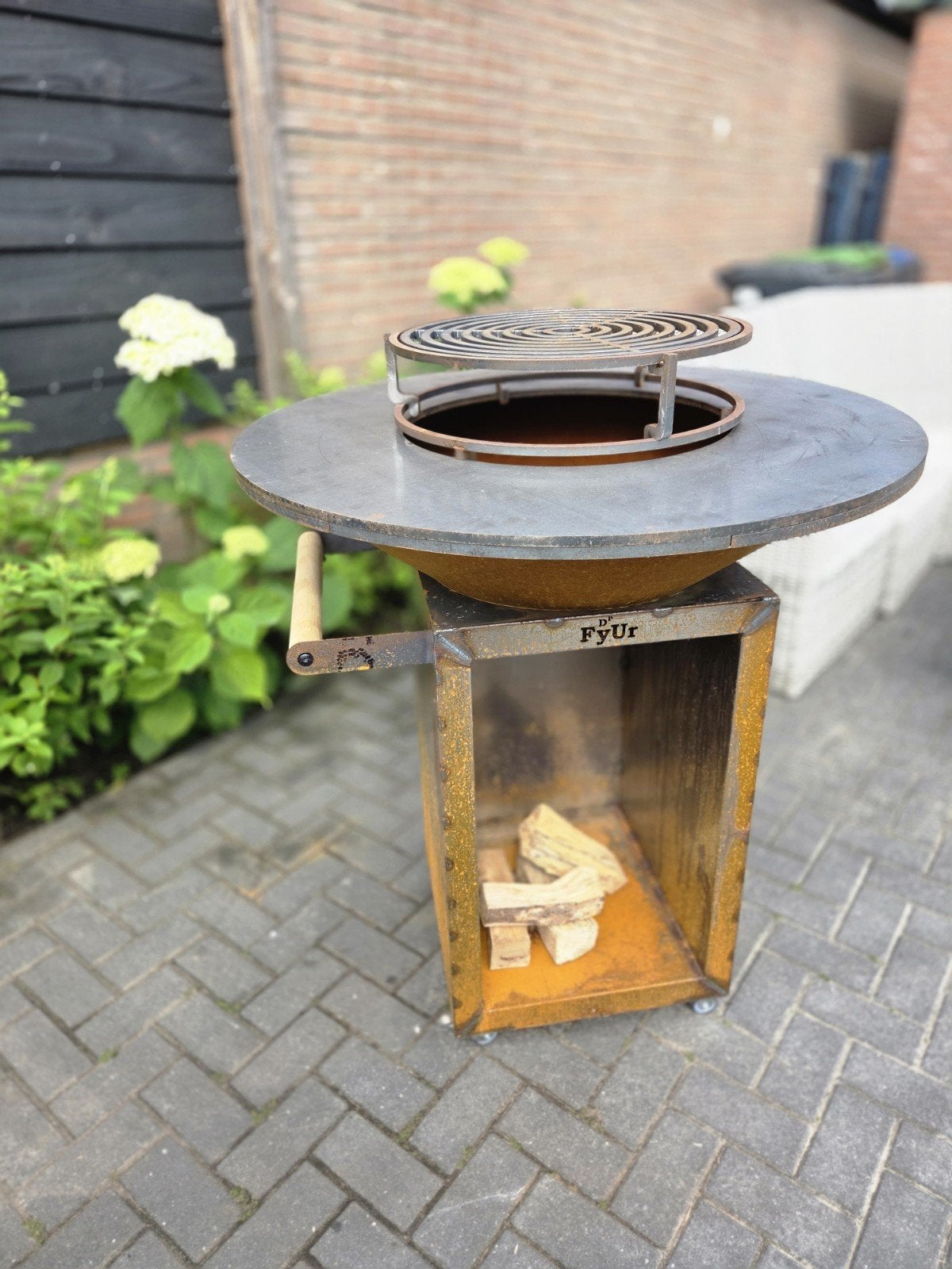 Ronde FyUr vuurschaal BBQ. 100cm, Tuin en Terras, Houtskoolbarbecues, Ophalen, Nieuw, Eigen merk, Met accessoires