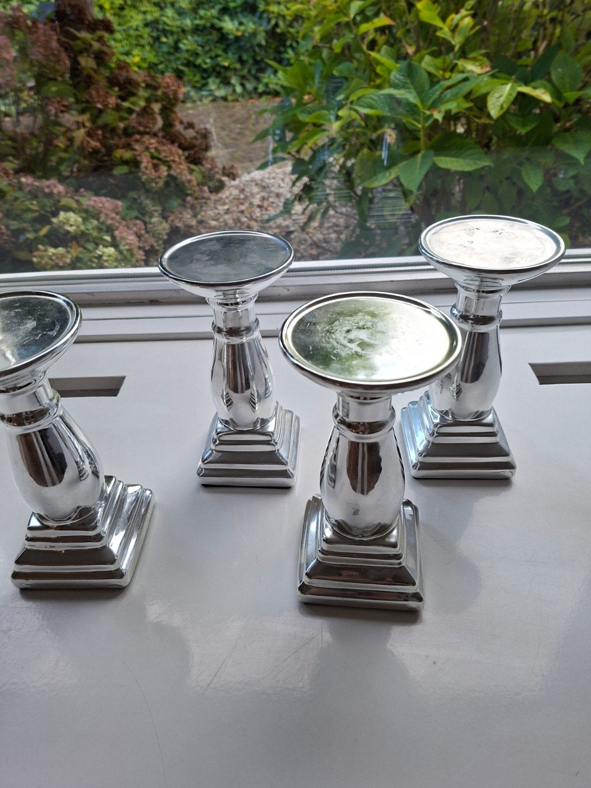 4 Zilverkleurige Kandelaars - Advent en Kerst, Ophalen of Verzenden, Zo goed als nieuw, Metaal, Kandelaar
