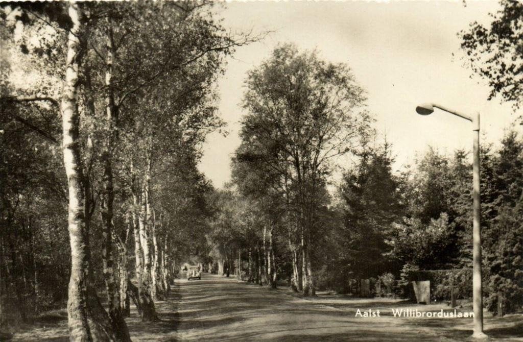 Aalst Willibrorduslaan - auto - gelopen, Verzamelen, Ophalen of Verzenden, 1960 tot 1980, Gelopen, Noord-Brabant