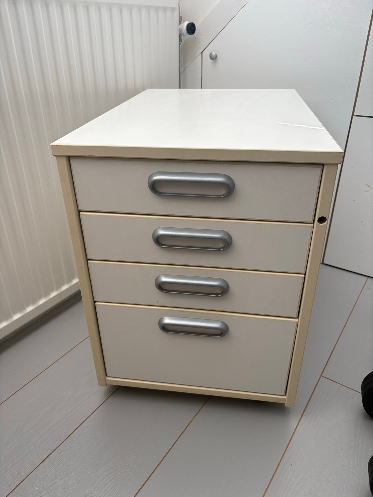 IKEA ladeblok met 4 laden, perfect voor kantoor of thuis, Huis en Inrichting, Kasten | Ladekasten, Ophalen, Gebruikt, 3 of 4 laden