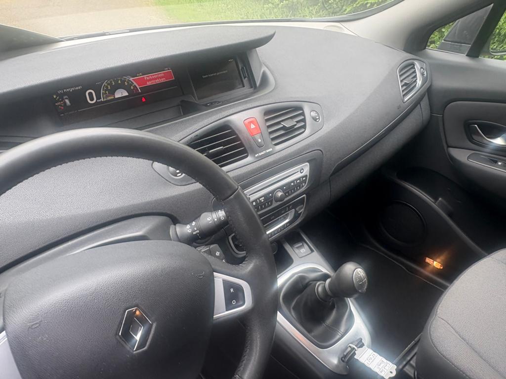 Foto 17 van Renault Grand Scenic 1.4 TCE 5P 2011 Grijs