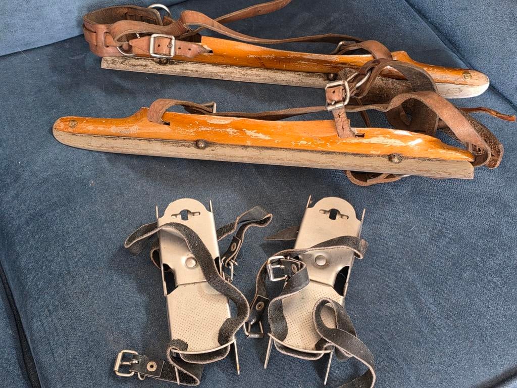 Oude schaatsen met houten onderstel, Ophalen of Verzenden, Gebruikt, Overige typen, Overige merken