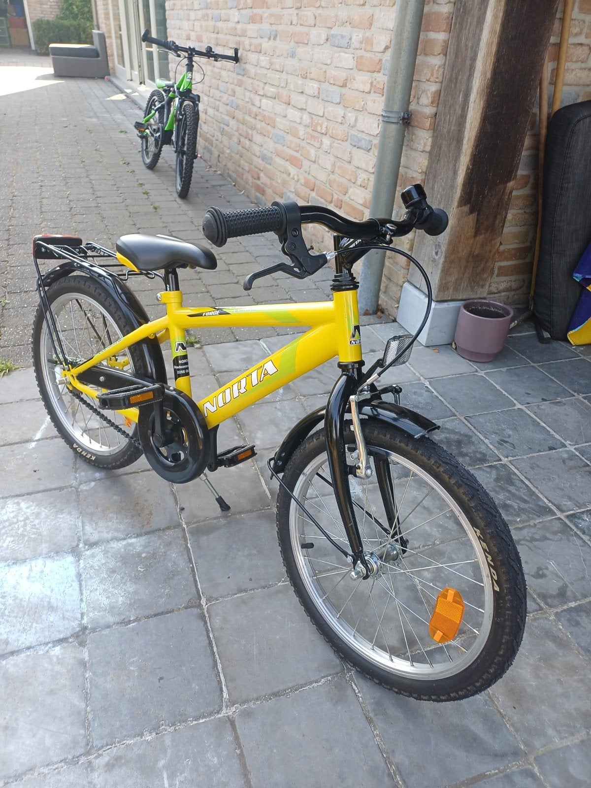 Gele kinderfiets 18 inch met bagagedrager, Ophalen, Zo goed als nieuw, 16 tot 20 inch, Norta