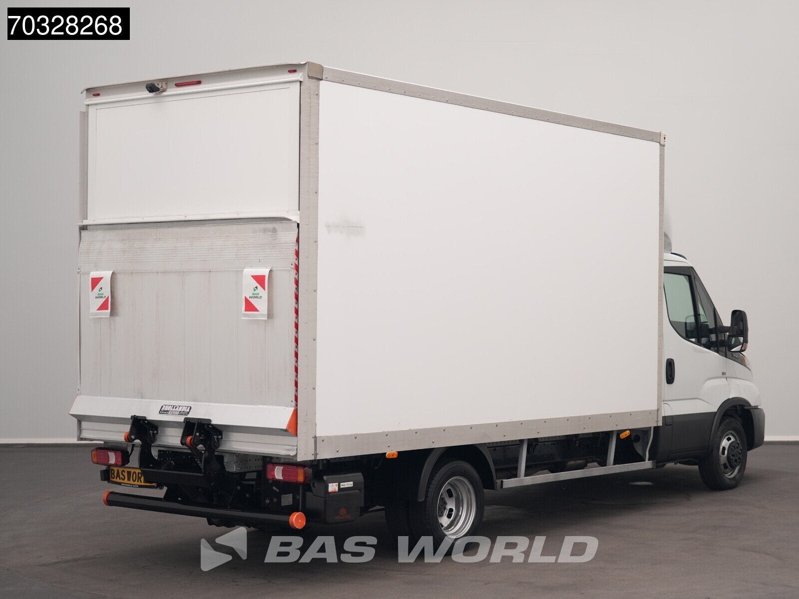 Iveco Daily 35C16 3.0L Laadklep NEW MODEL Dubbellucht 160PK, Auto's, Stof, Gebruikt, Euro 6, 4 cilinders
