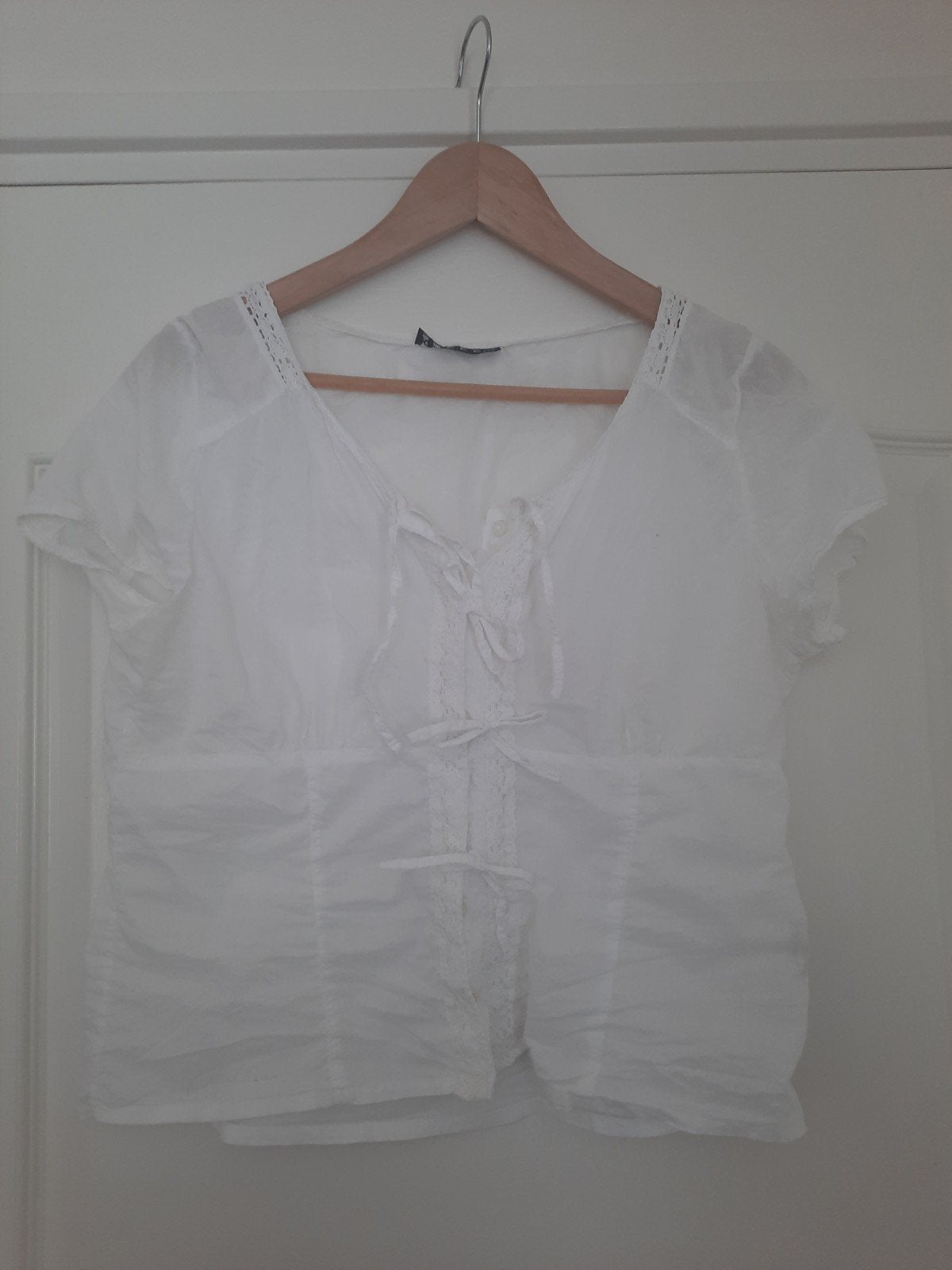 Kaffe witte blouse met korte mouwen en kanten details, Kleding | Dames, T-shirts, Zo goed als nieuw, Maat 38/40 (M), Wit, Korte mouw