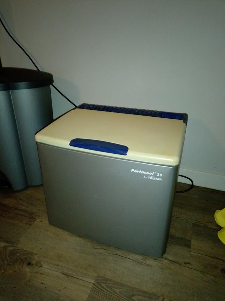 Koelbox 220v en 12v, Ophalen, Gebruikt, Koelbox, Elektrisch