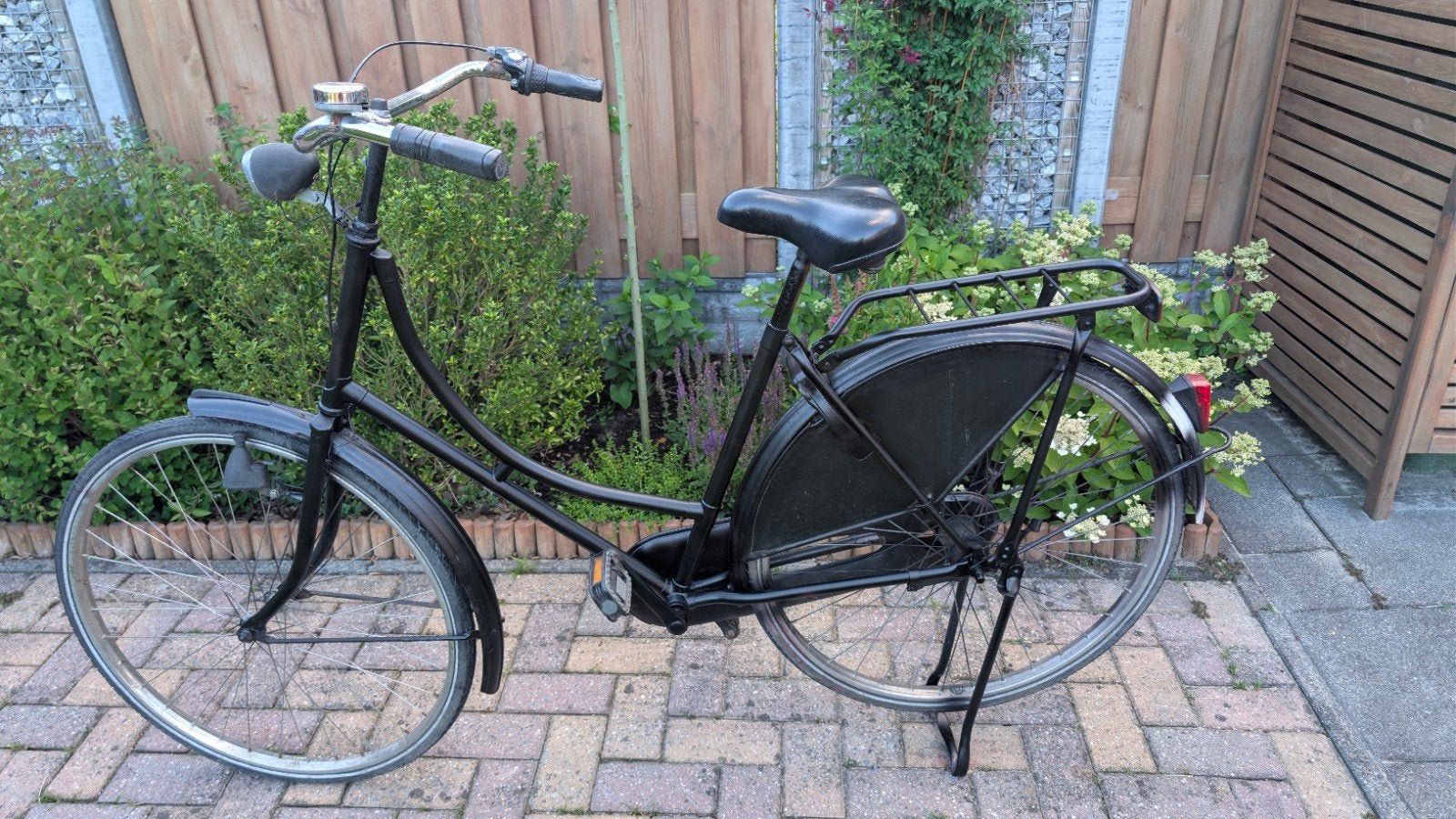 Zwarte damesfiets met 3 versnellingen, Fietsen en Brommers, Fietsen | Dames | Omafietsen, Gebruikt, Versnellingen, Terugtraprem