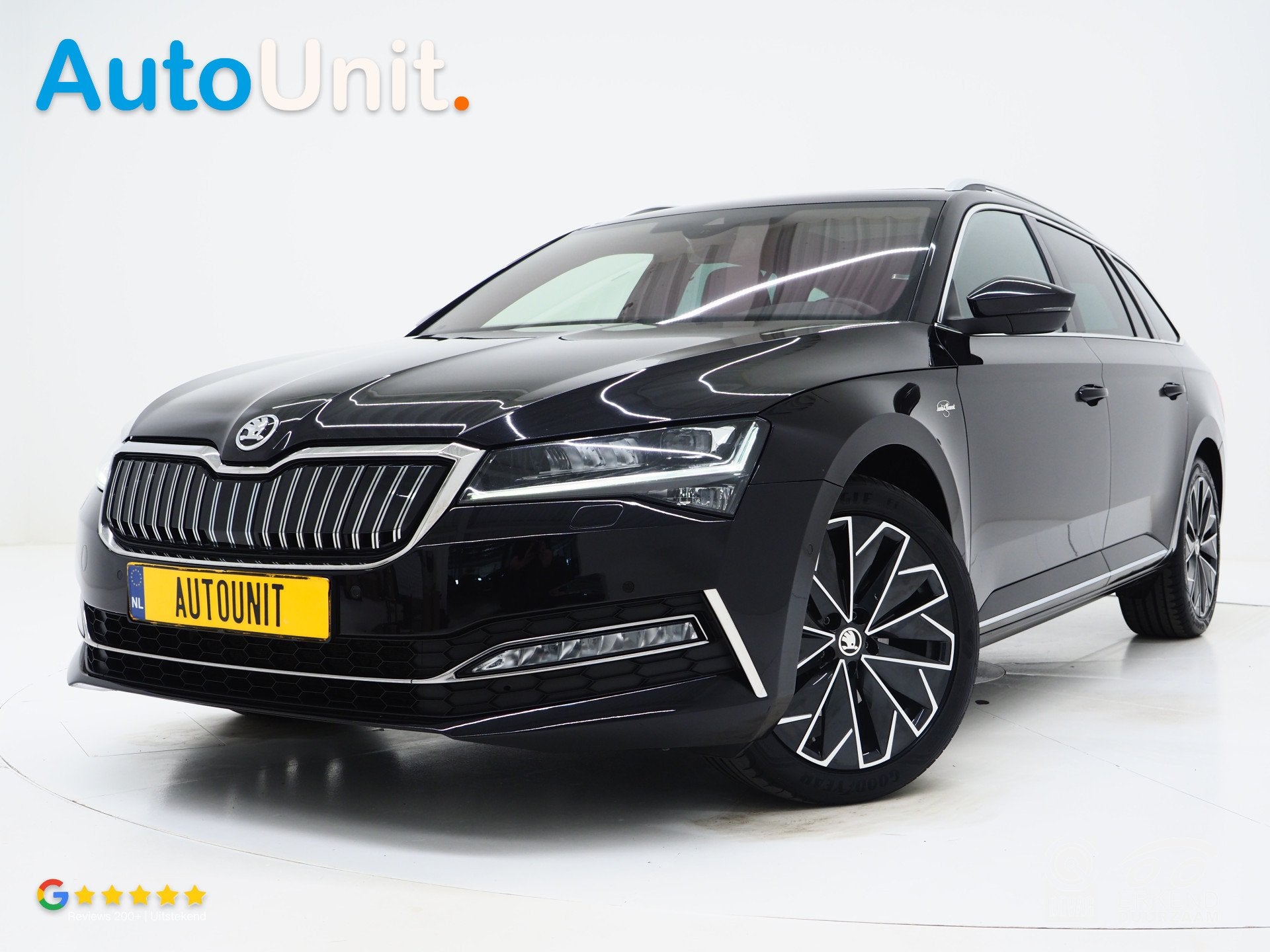 Skoda Superb Combi 1.4 TSI iV Laurin & Klement | Panoramadak, Auto's, Dealer onderhouden, Gebruikt, Zwart, 4 cilinders