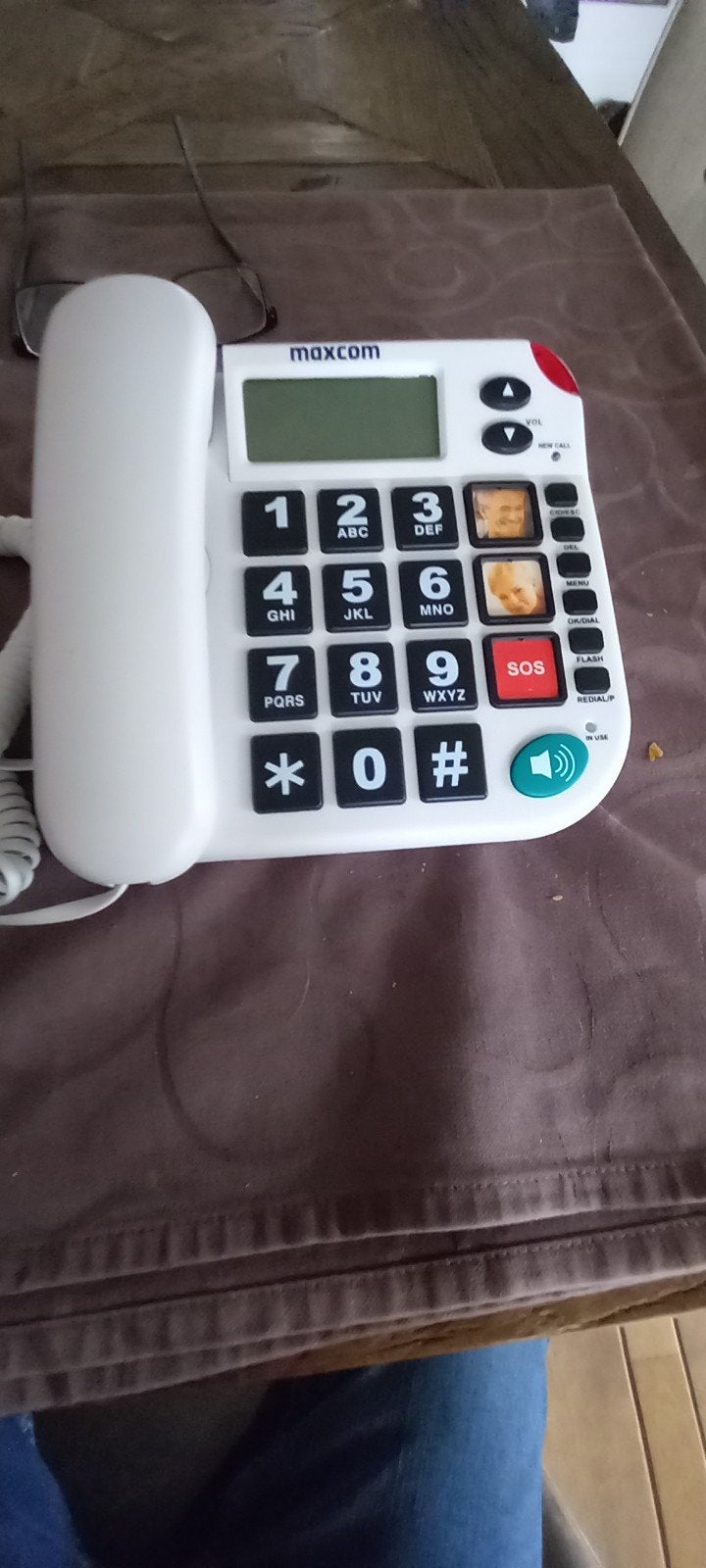 Nieuwe Maxcom Noodtelefoon met SOS-knop en fototoetsen 25 eu, Ophalen of Verzenden, Nieuw
