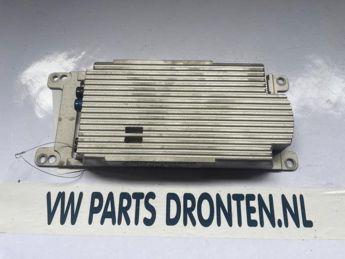 Radio versterker van een BMW 3-Serie