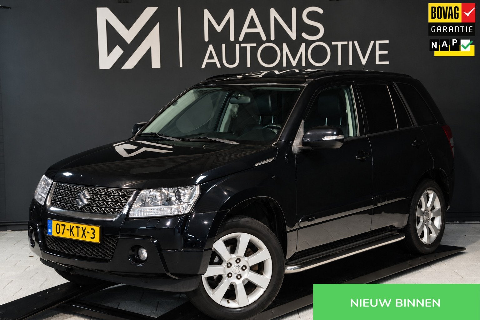 Suzuki Grand Vitara 2.4 High Executive / SCHUIFDAK / KEYLESS, Dealer onderhouden, Gebruikt, Zwart, 4 cilinders