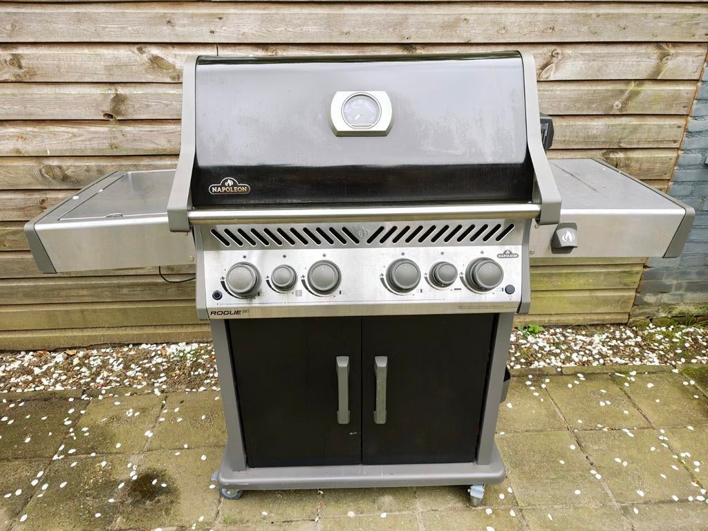 Napoleon Rogue SE 525 BBQ met accessoires - Ex Demo, Ophalen