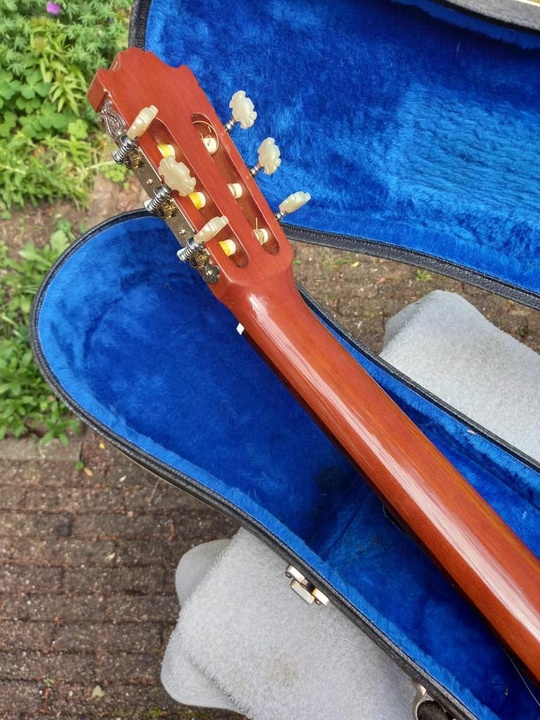 Klassieeke Gitaar YAMAHA, Muziek en Instrumenten, Ophalen, Zo goed als nieuw, Klassieke of Spaanse gitaar, Met koffer