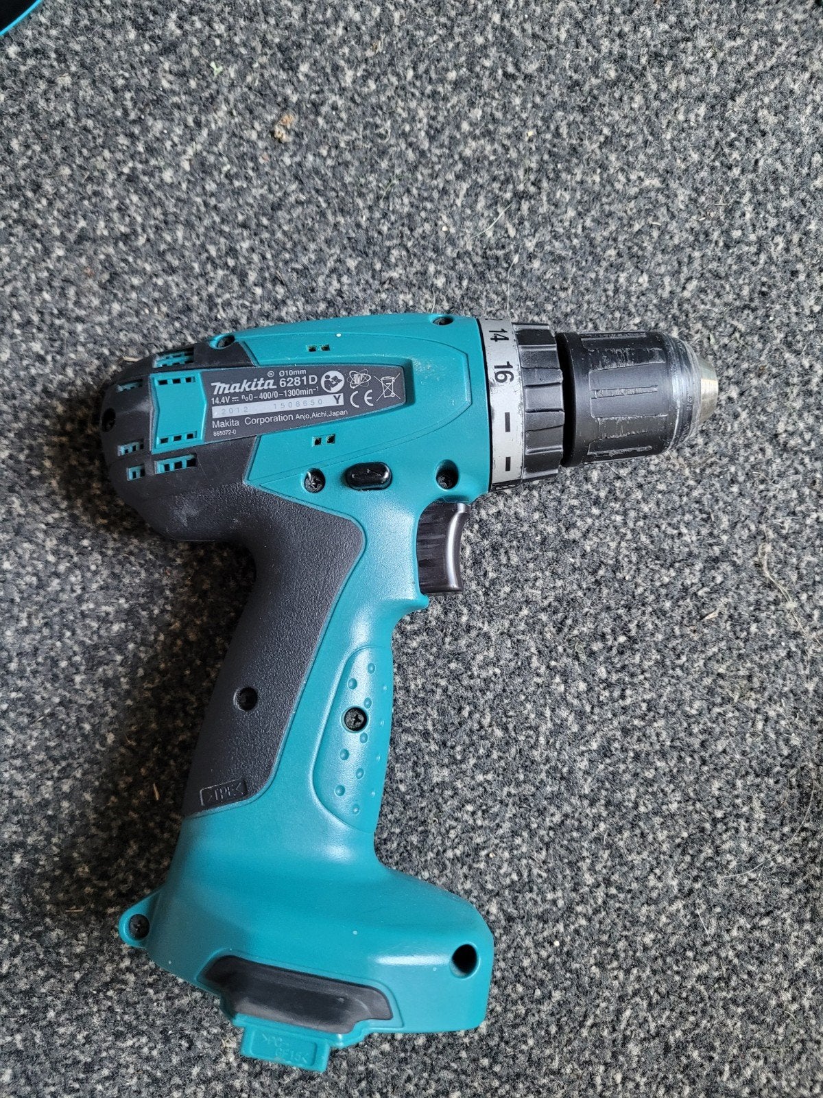 Makita 6281D Boor- en Schroefmachine met Lader, Ophalen, Gebruikt, Variabele snelheid, Boor- en Schroefmachine