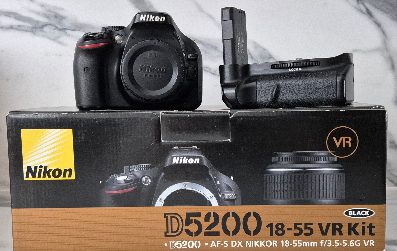 Nikon D5200 Spiegelreflexcamera met 2 lenzen en extra's., Audio, Tv en Foto, Fotocamera's Digitaal, Ophalen, Gebruikt, Spiegelreflex