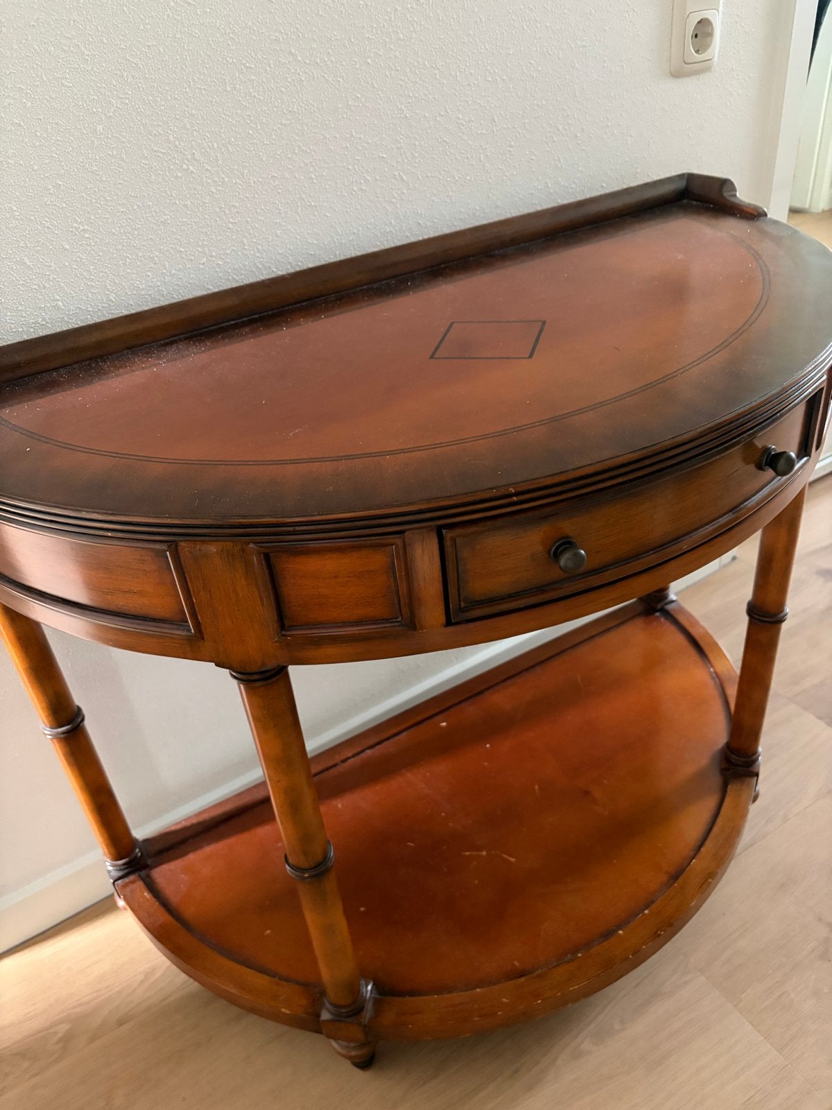 Klassieke halfronde sidetable met lade, Ophalen of Verzenden