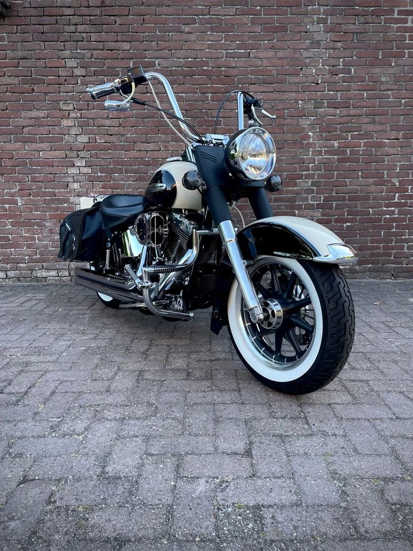 HARLEY-DAVIDSON HARLEY DAVIDSON FLSTC HERITAGE UNIEKE STAAT!, Motoren, HARLEY-DAVIDSON, Chopper, Bedrijf, Onbekend