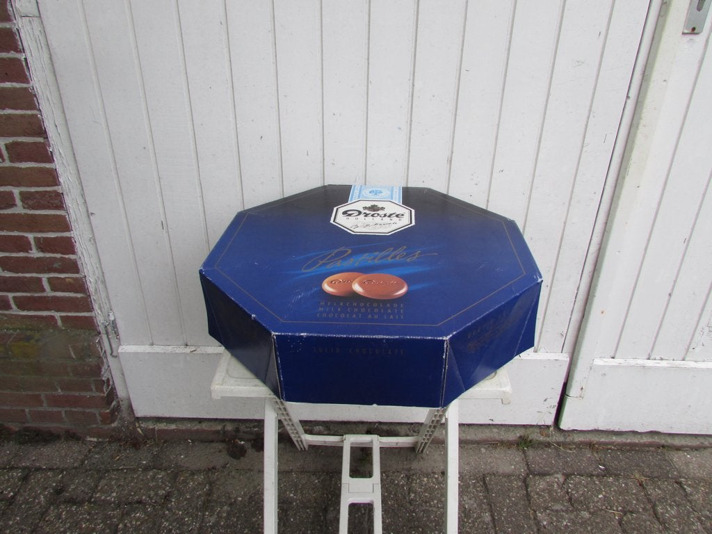 Oude Droste reclame doos van karton 55 x 55 x13 cm, Verzamelen, Merken en Reclamevoorwerpen, Ophalen, Gebruikt, Verpakking
