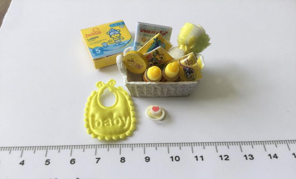 Poppenhuis miniaturen baby pakket 108, Verzamelen, Ophalen of Verzenden, Nieuw, Poppenhuis