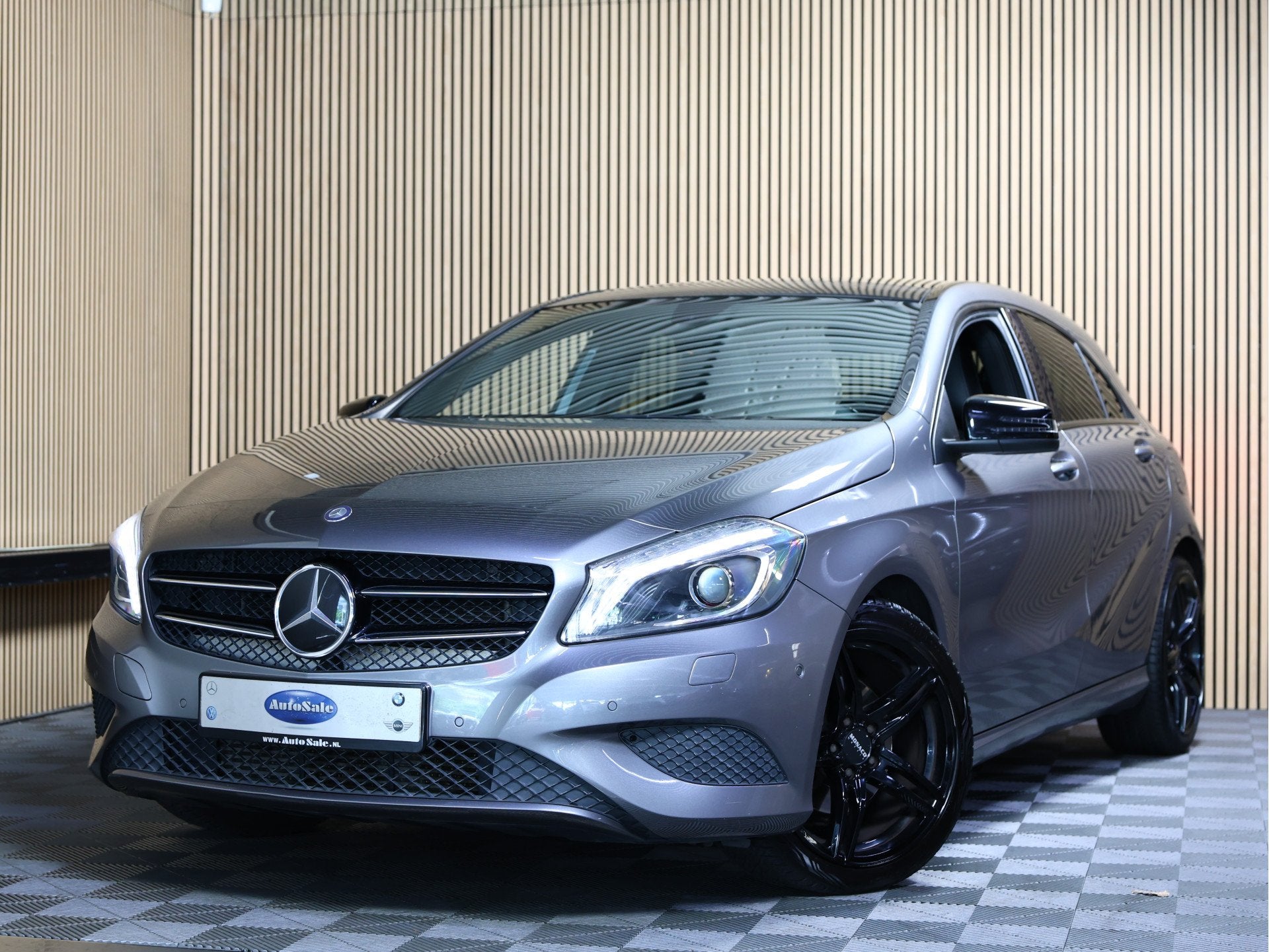Mercedes-Benz A-Klasse 200 AMG Look PANORAMA NAVI AIRCO STOE, Gebruikt, Leder en Stof, 1595 cc, Bedrijf