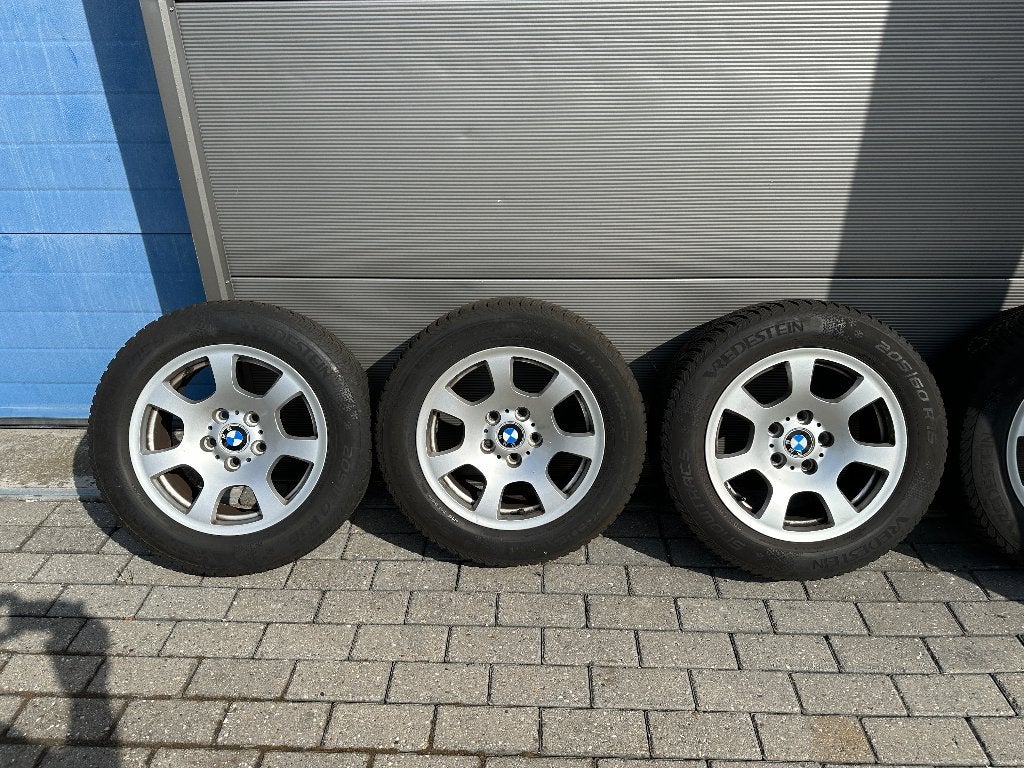 16 INCH ORIGINELE VELGEN + WINTERBANDEN BMW 5, Ophalen