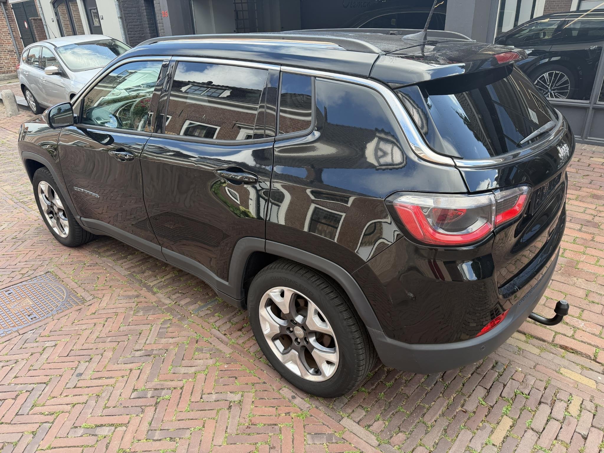 Jeep Compass 1.4 MultiAir Limited 1e Eigenaar Trekhaak, Voorwielaandrijving, Gebruikt, 4 cilinders, Zwart