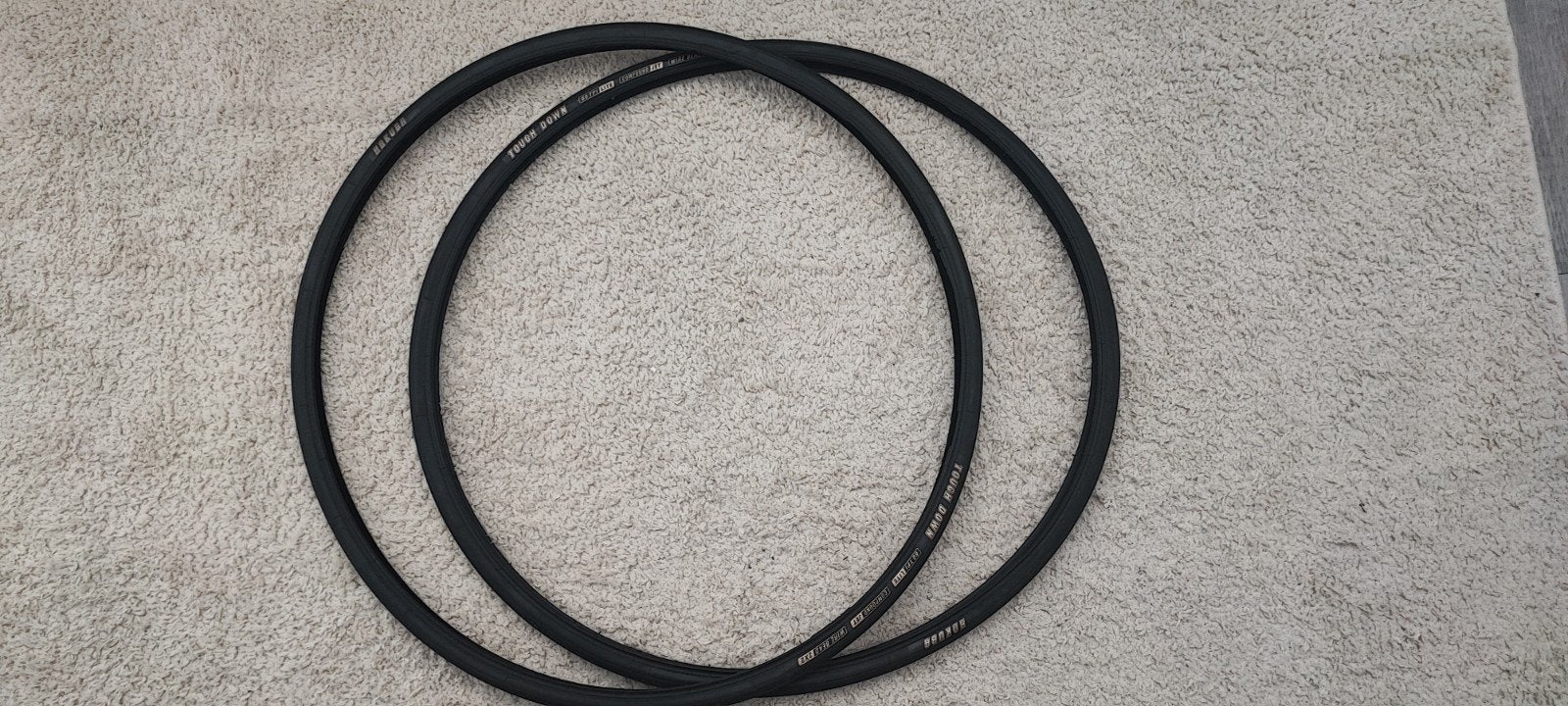 2x Touchdown 700x23c Racefiets Banden 28", Fietsen en Brommers, Ophalen, Racefiets