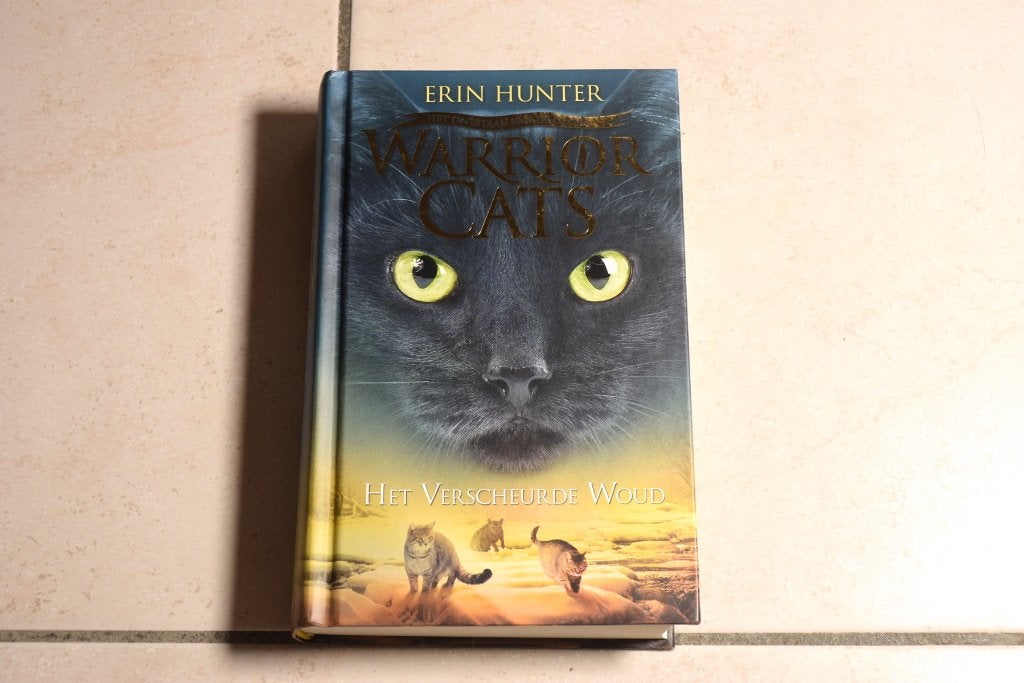 Warrior Cats Het verscheurde woud / Erin Hunter, Boeken, Ophalen of Verzenden, Zo goed als nieuw, Fictie
