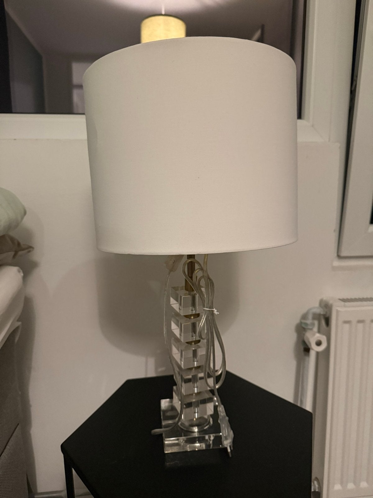 Moderne tafellamp met kristallen voet en witte kap, Overige merken, Wit, Met kap, Schemerlamp
