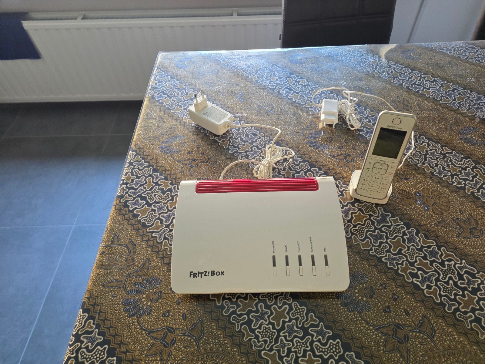 Fritz!Box 7590 OJ met Fritz!Fon C6 met accu en oplader, Ophalen of Verzenden, Gebruikt, 1 handset