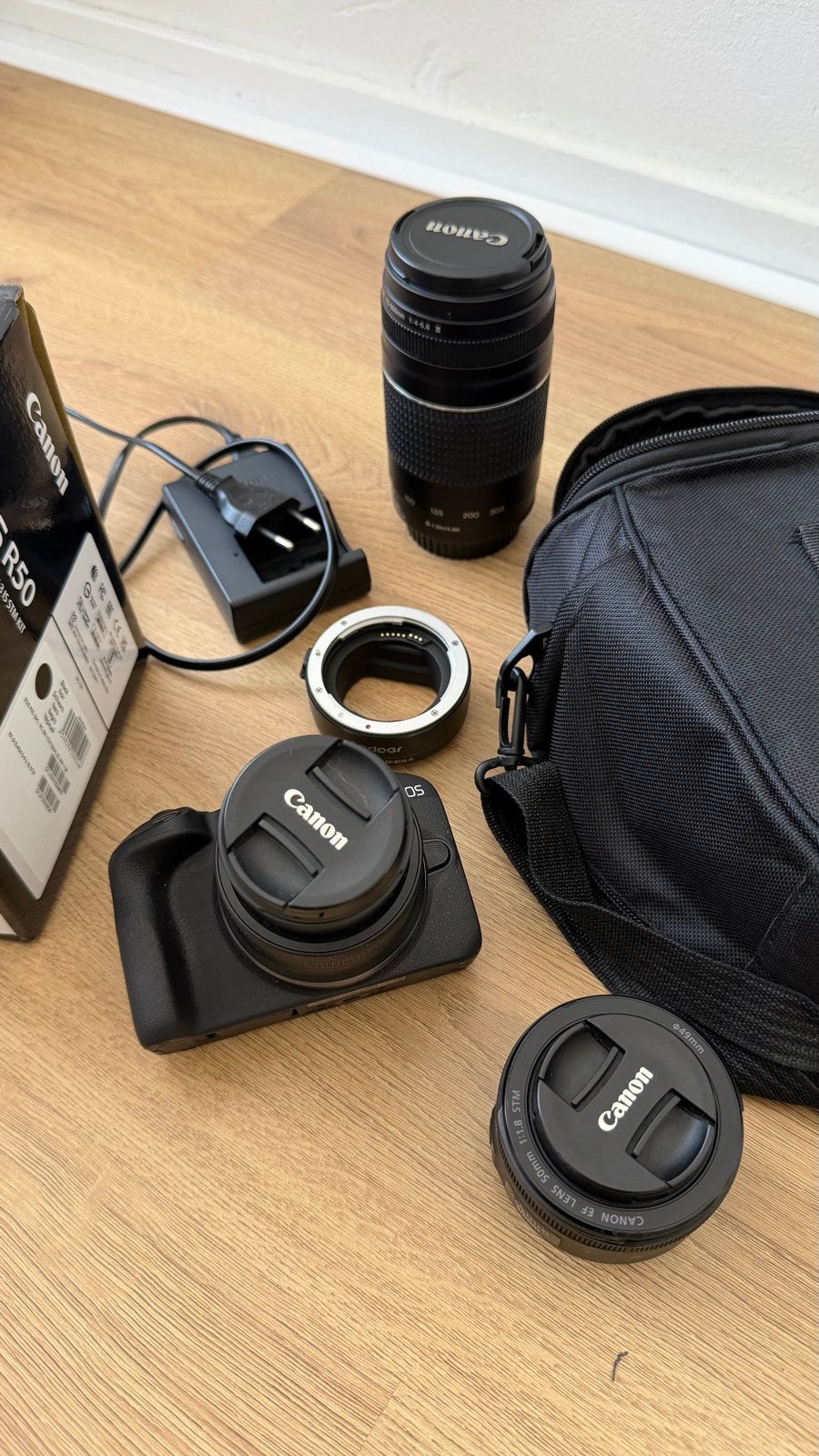 Canon EOS R50 met 3 lenzen en adapter, Ophalen, Canon, Oplader, Zo goed als nieuw