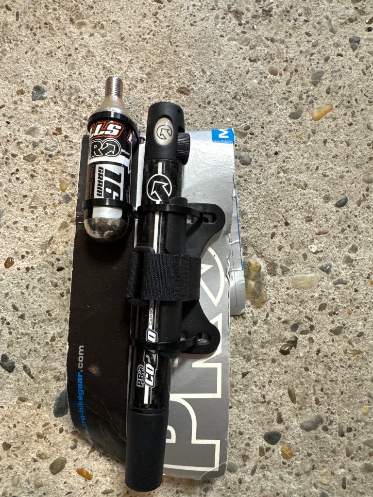 Fietspomp Carbon nieuw, Ophalen, Nieuw