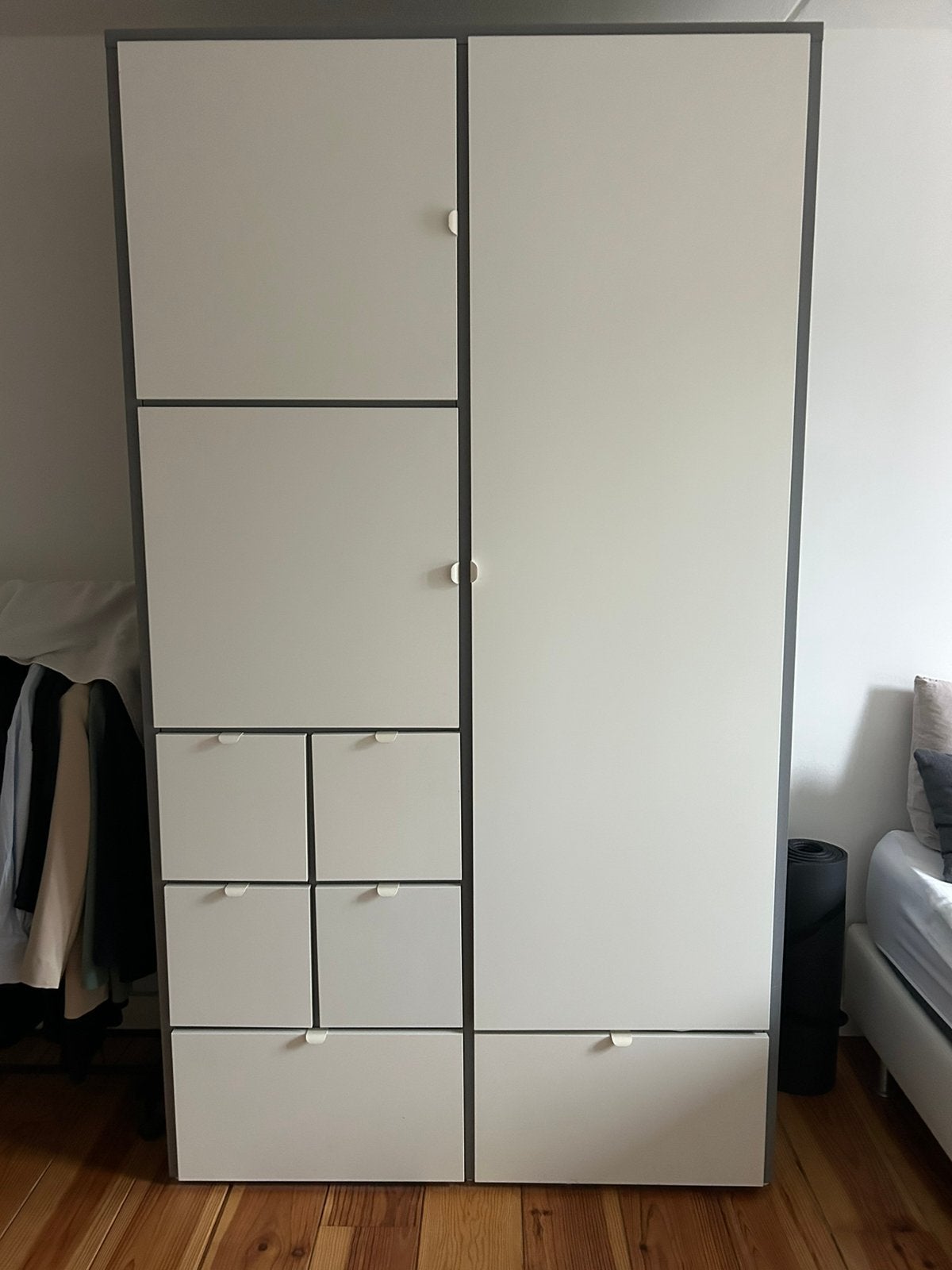 Kledingkast, 100 tot 150 cm, 200 cm of meer, Zo goed als nieuw, 50 tot 75 cm