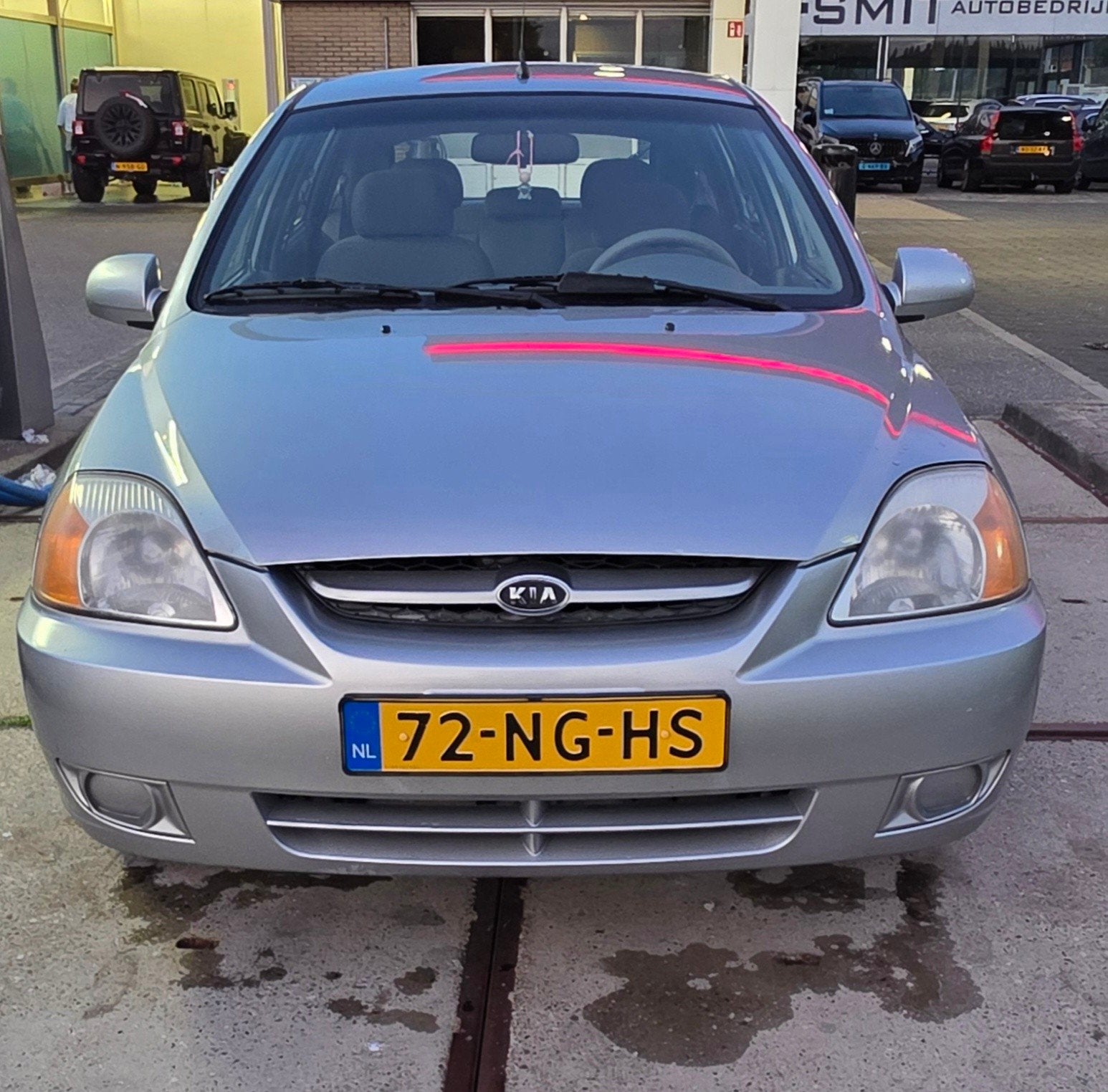 Kia Rio 1.5 I 16V HB 2003 Grijs, Auto's, Kia, Voorwielaandrijving, 1493 cc, 4 cilinders, 49 €/maand