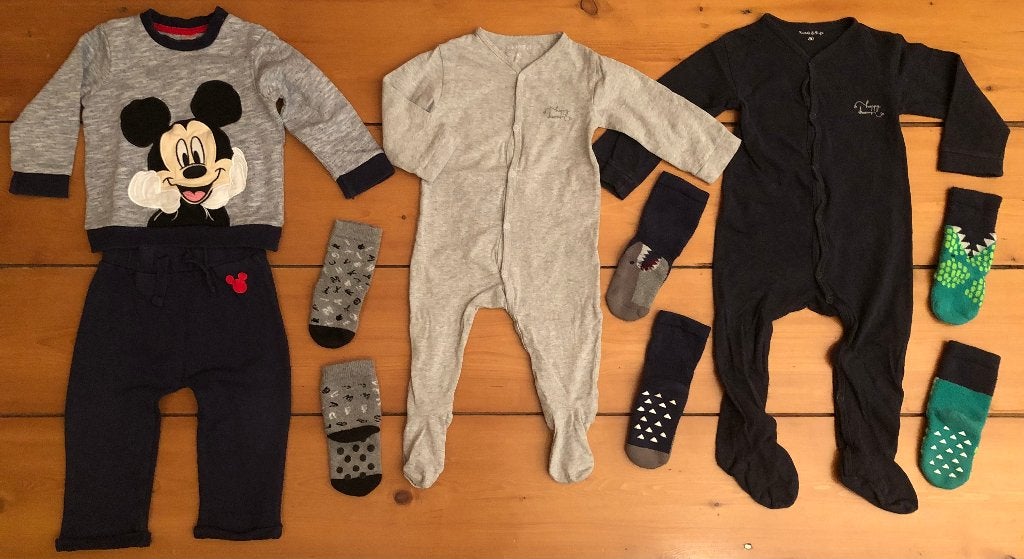 Kledingpakket -Mickey Mouse trui broek (pyjama)pak - maat 80, Ophalen of Verzenden, Gebruikt, Maat 80