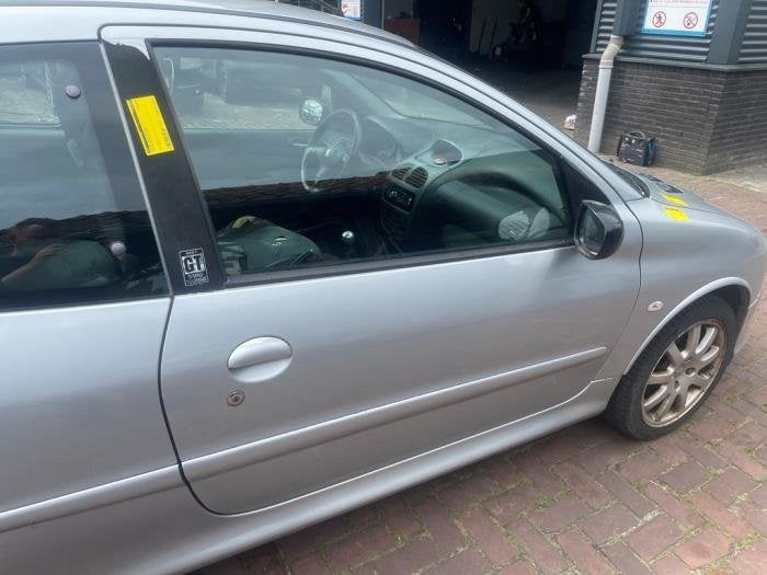 Portier 2Deurs rechts van een Peugeot 206, Auto-onderdelen, Carrosserie en Plaatwerk, Gebruikt, -, Deur, -