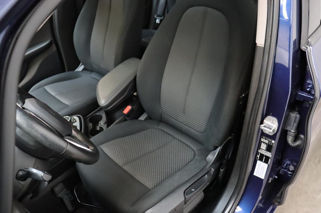 BMW 2 Serie Active Tourer 218i Executive Automaat / Navigati, Stof, Gebruikt, Euro 6, Blauw