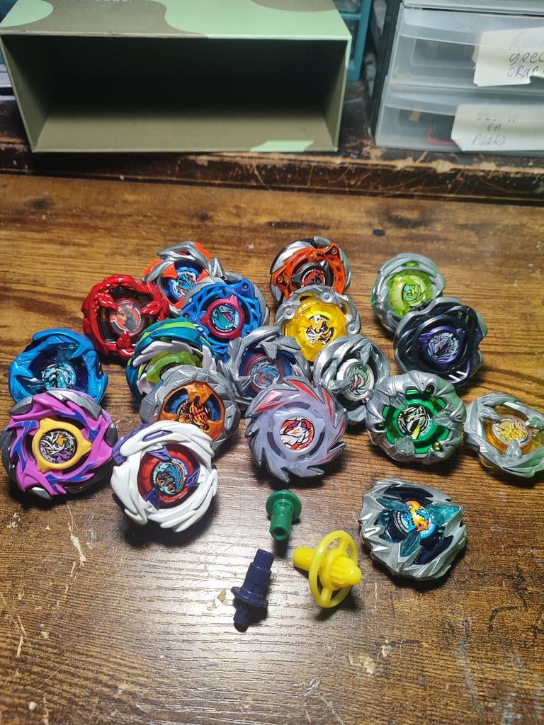 Beyblades x, Ophalen of Verzenden